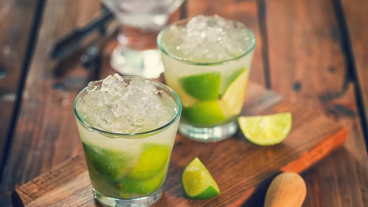 Caipirinha: The Brazilian Experience in a Glass – History, Ingredients, and How to Make It
