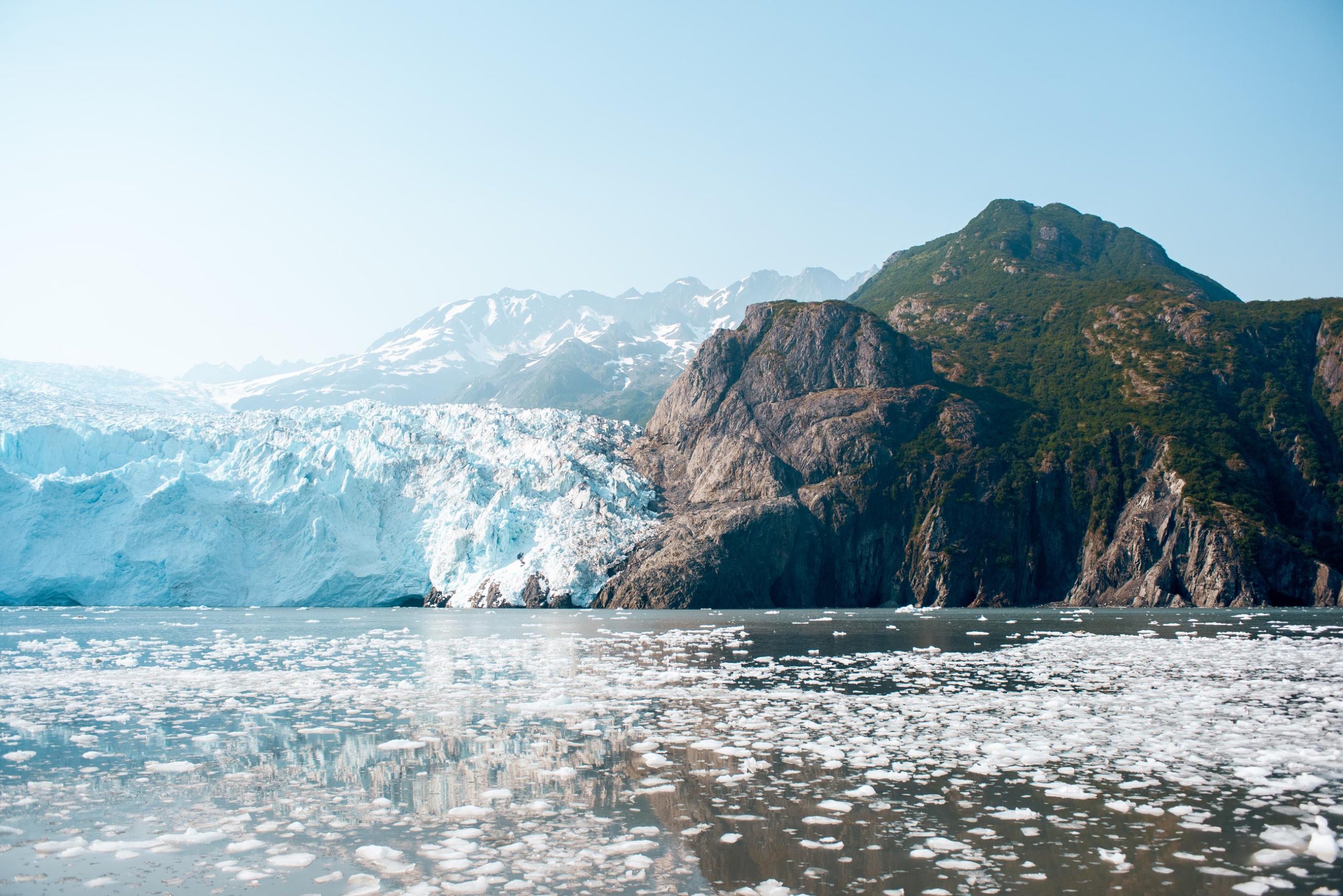 Snow-capped mountains and glaciers in Kenai Fjords National Park 