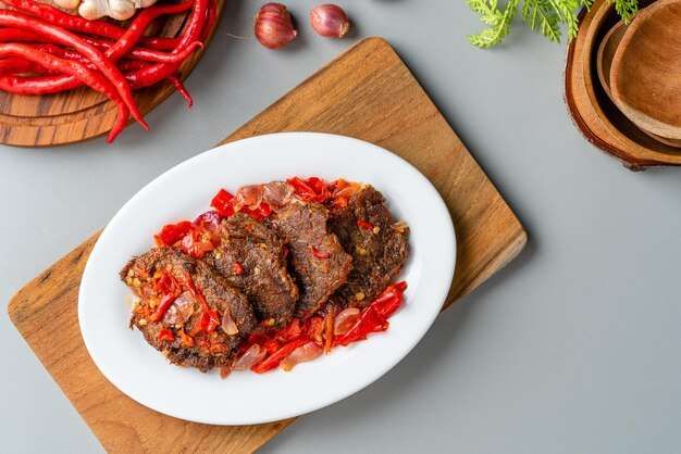 Dendeng Balado: Hidangan Pedas yang Menggugah Selera