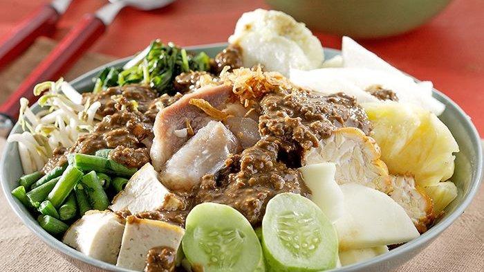 Rujak Cingur: Kuliner Khas Surabaya yang Unik dan Lezat