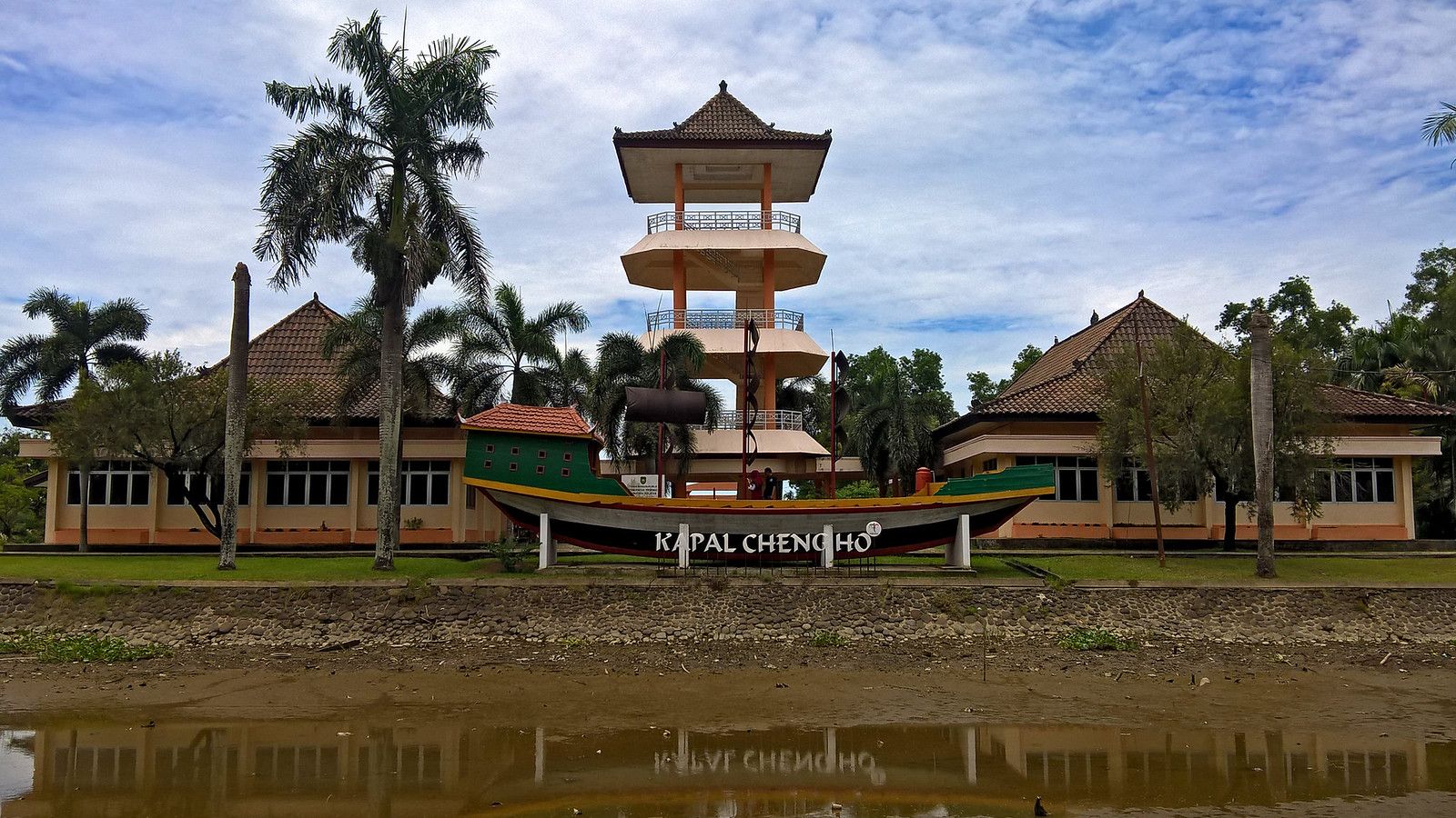 Taman Wisata Kerajaan Sriwijaya: Surga Sejarah yang Tenang di Tengah Kota Palembang