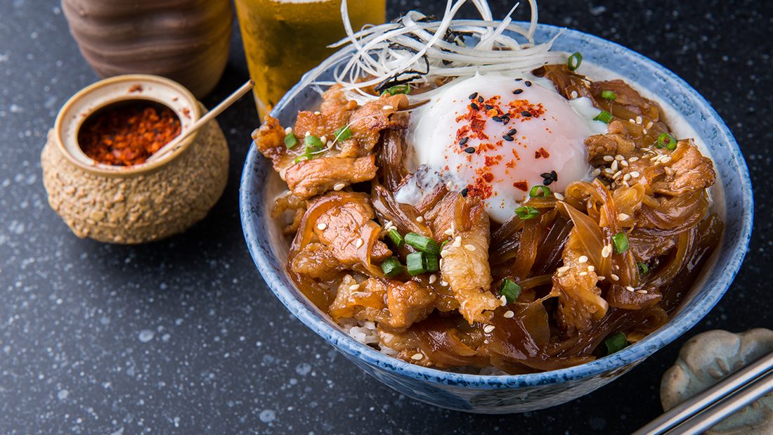 Gyudon: Nikmatnya Semangkuk Hidangan Daging Sapi ala Jepang yang Bikin Nagih