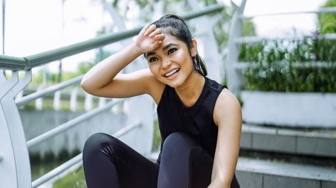 Perjalanan Awal Regina Poetiray di Dunia Musik