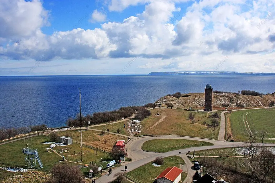 Kehidupan Desa Nelayan Vitt yang Tak Lekang Waktu