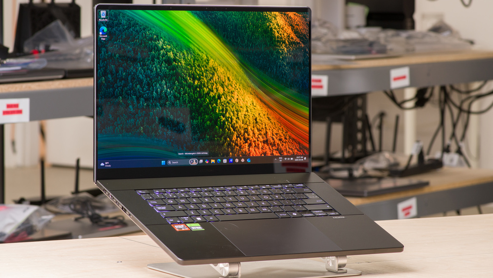 Performa Andal ASUS ProArt P16 Berbasis Kecerdasan Buatan