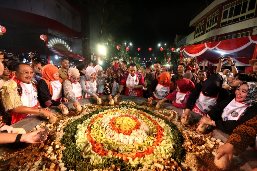 Festival Rujak Uleg, Perayaan Rasa Tradisional yang Selalu Menghidupkan Suasana Kota