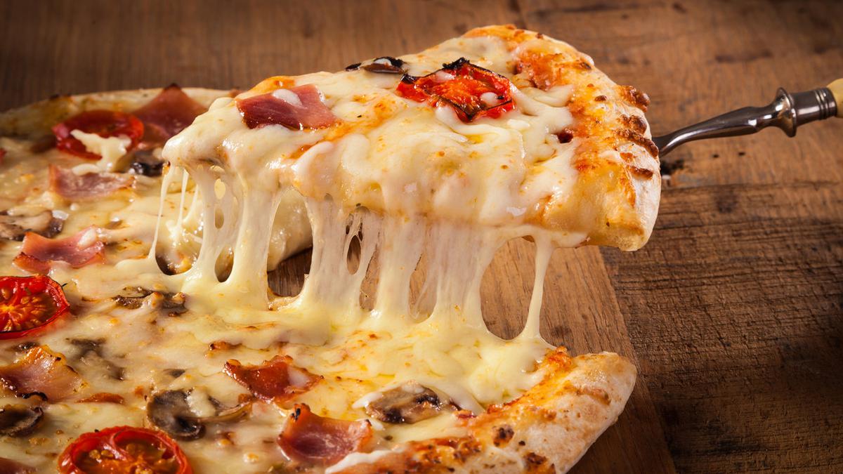 Pizza Keju Mozarella, Kuliner Mewah dengan Harga Bersahabat